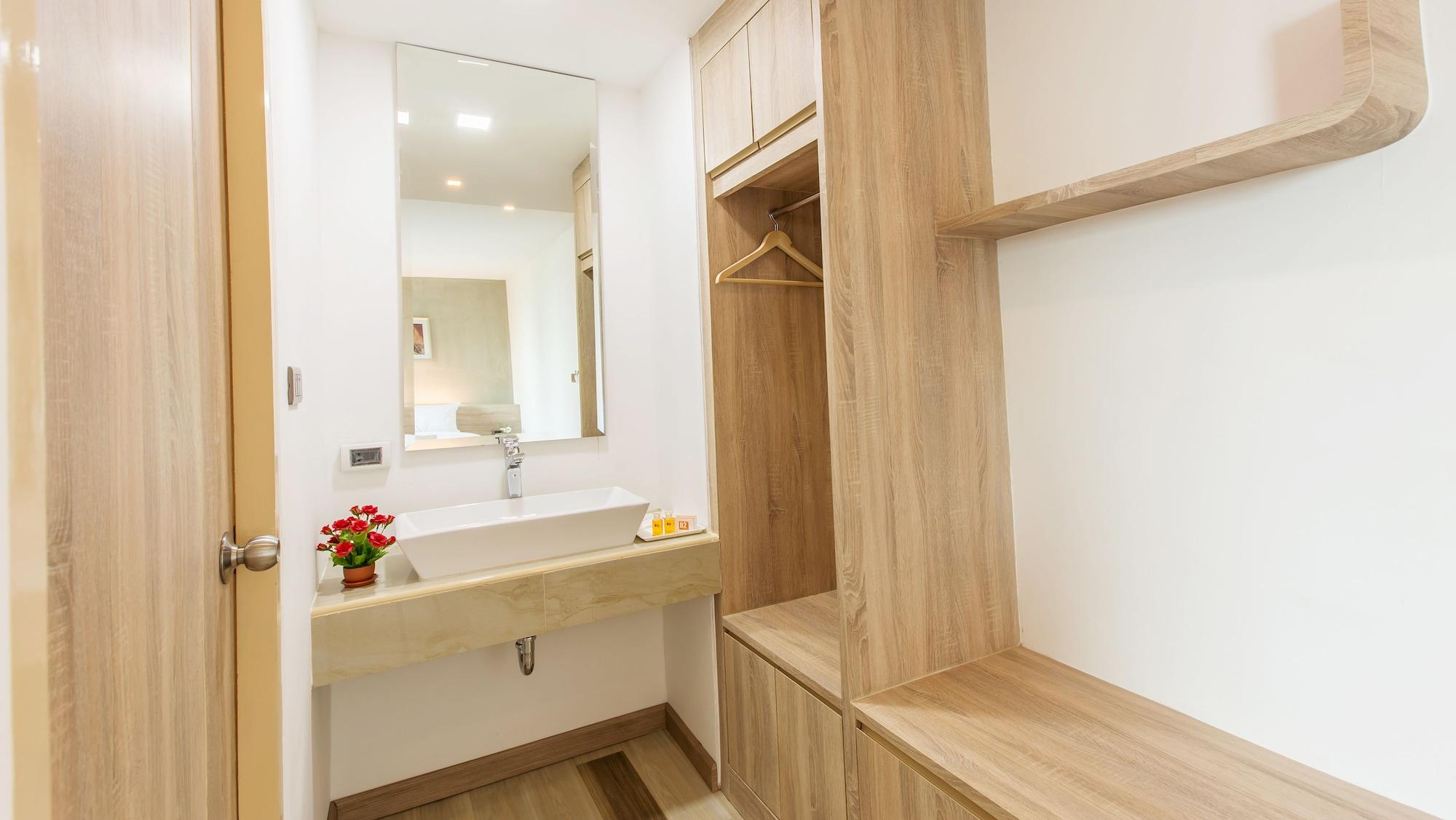 B2 Ubon Premier Hotel Убонратчатхані Екстер'єр фото