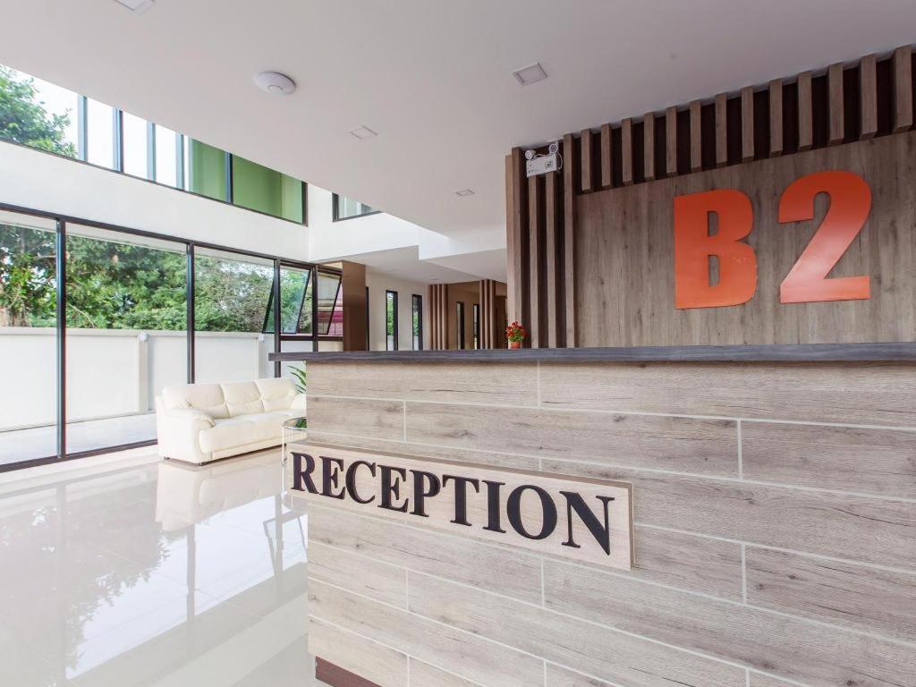 B2 Ubon Premier Hotel Убонратчатхані Екстер'єр фото