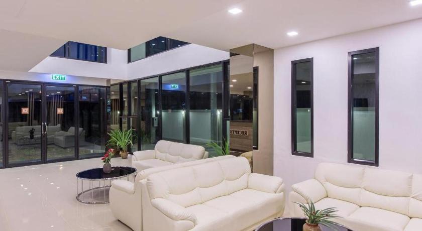 B2 Ubon Premier Hotel Убонратчатхані Екстер'єр фото