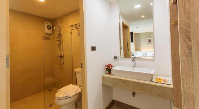 B2 Ubon Premier Hotel Убонратчатхані Екстер'єр фото