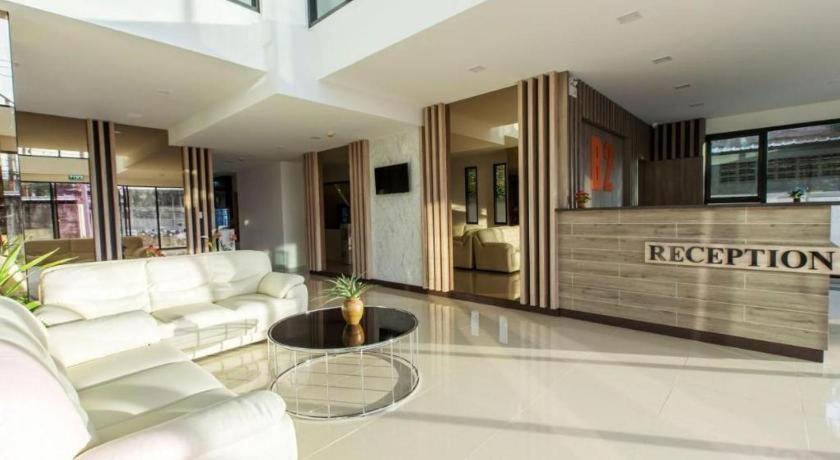 B2 Ubon Premier Hotel Убонратчатхані Екстер'єр фото